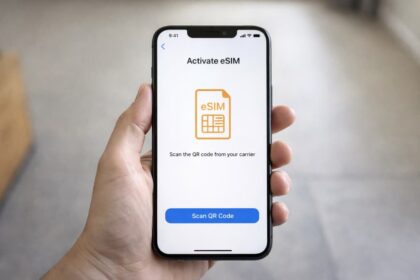 eSIM w praktyce – kiedy naprawdę ułatwia życie, a kiedy komplikuje zmianę operatora