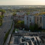 Dlaczego po przeprowadzce do dużego miasta część osób szybciej odczuwa zmęczenie i przebodźcowanie?